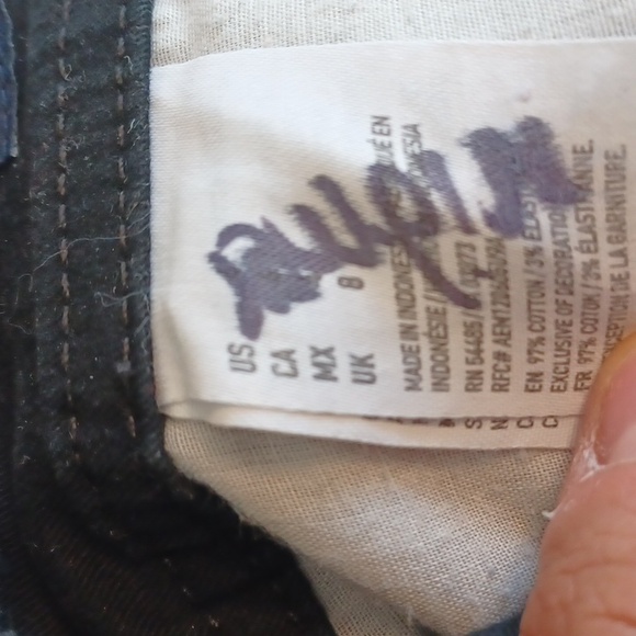 American Eagle Black Midi Shorts - Picture 4 of 5